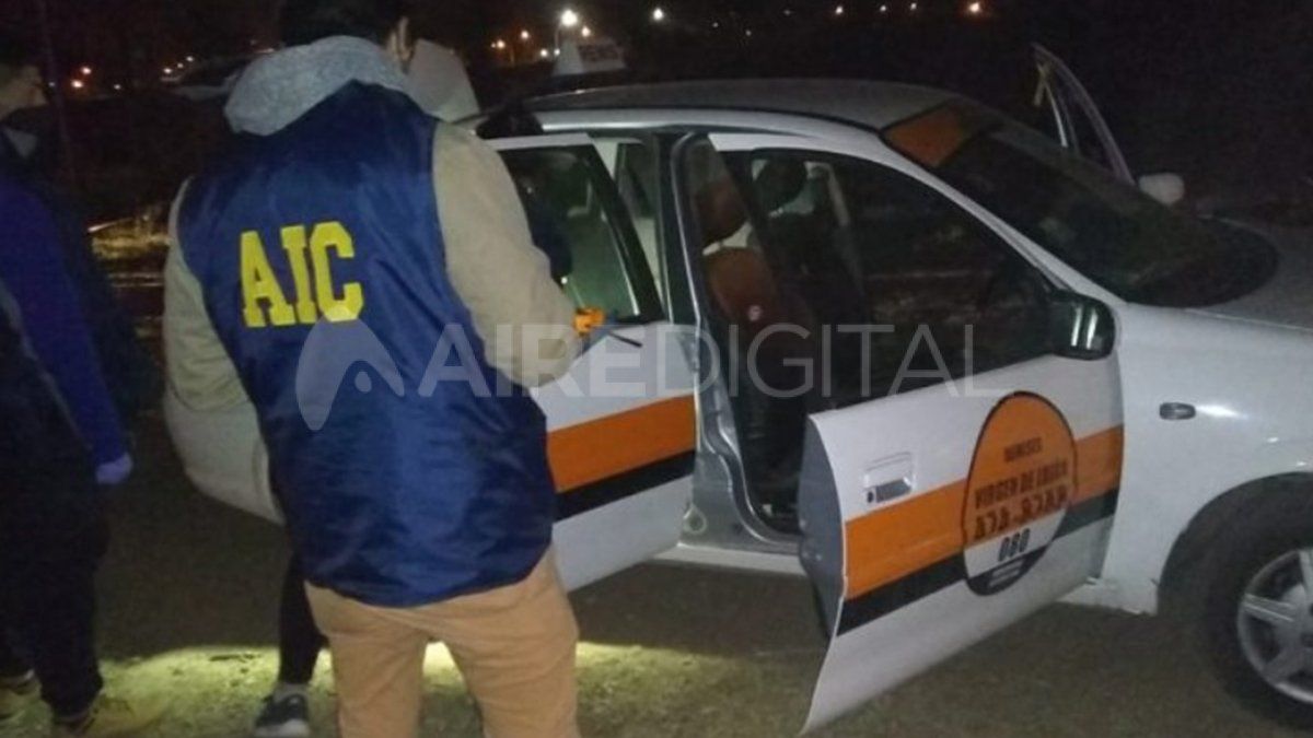 El policía trabaja como remisero en la ciudd de Santo Tomé y según su relato disparó a dos delincuentes que lo asaltaban y amenazaban con cuchillos en Sauce Viejo.