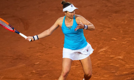 Nadia Podoroska cayó en singles ante la local Parry aunque seguirá compitiendo en dobles. Cinco argentinos, lograron avanzar de ronda en tenis este domingo. Nadia Podoroska cayó en singles ante la local Parry aunque seguirá compitiendo en dobles. Cinco argentinos, lograron avanzar de ronda en tenis este domingo.