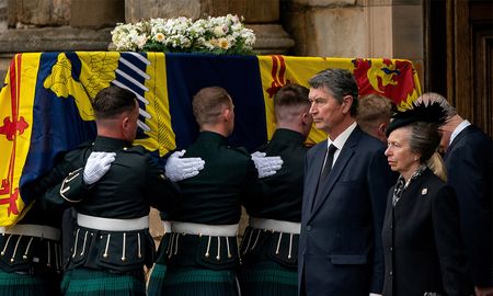 Los restos de la reina Isabel II son despedidos toda esta semana, hasta el 19 de septiembre, cuando sean las exequias. Los restos de la reina Isabel II son despedidos toda esta semana, hasta el 19 de septiembre, cuando sean las exequias.