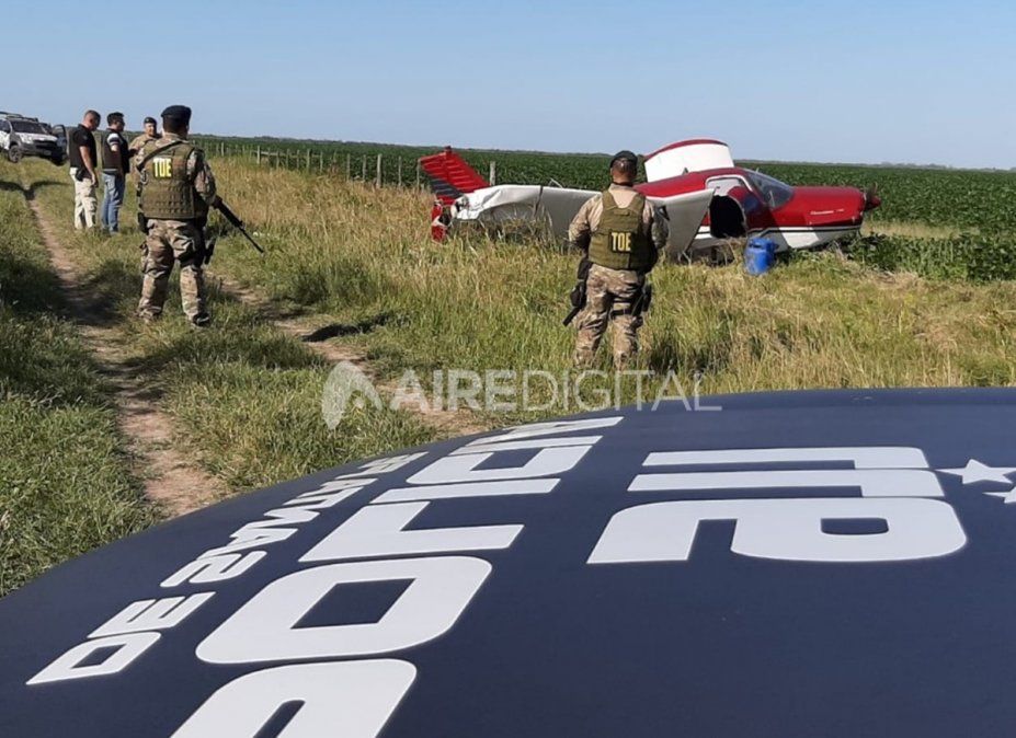 La aeronave fue encontrada en horas del mediodía al costado de un camino rural. 