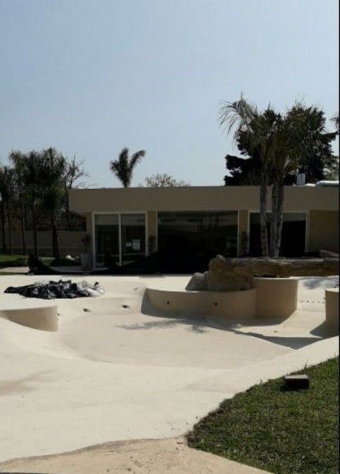 La casa de Carlos Tévez en San Isidro es impresionante.