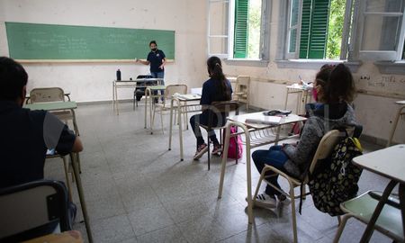 Las clases presenciales continúan suspendidas en Santa Fe. Las clases presenciales continúan suspendidas en Santa Fe.