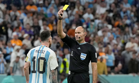 Mundial Qatar 2022: la FIFA sacó del torneo a Antonio Mateu Lahoz, árbitro de Argentina - Países Bajos Mundial Qatar 2022: la FIFA sacó del torneo a Antonio Mateu Lahoz, árbitro de Argentina - Países Bajos