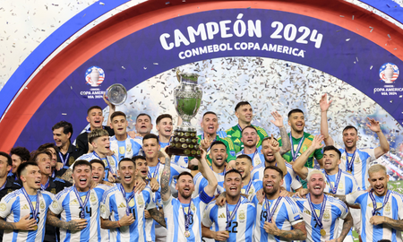 La Selección Argentina venció a Colombia 1 a 0 con gol de Lautaro Martínez y se consagró campeón de la Copa América 2024. La Selección Argentina venció a Colombia 1 a 0 con gol de Lautaro Martínez y se consagró campeón de la Copa América 2024.