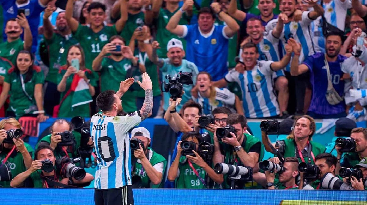 Aseguran que vieron a Maradona en el partido de Argentina: Elijo creer