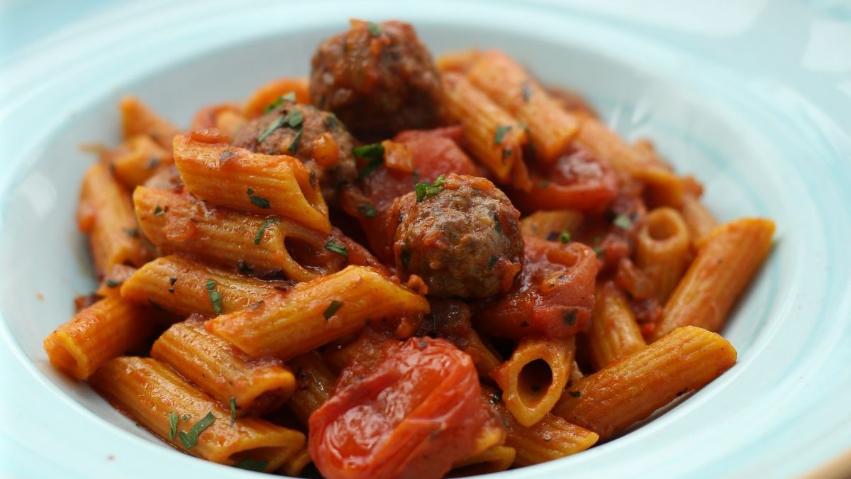 Un viaje gastronómico por Italia y platos preparados de una forma exquisita junto a cocteles de autor. Un viaje gastronómico por Italia y platos preparados de una forma exquisita junto a cocteles de autor.