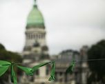 El proyecto de ley de interrupción legal del embarazo (ILE) se debatirá durante casi trece horas, de acuerdo con la lista de oradores difundida por fuentes de la Cámara de Senadores. El proyecto de ley de interrupción legal del embarazo (ILE) se debatirá durante casi trece horas, de acuerdo con la lista de oradores difundida por fuentes de la Cámara de Senadores.