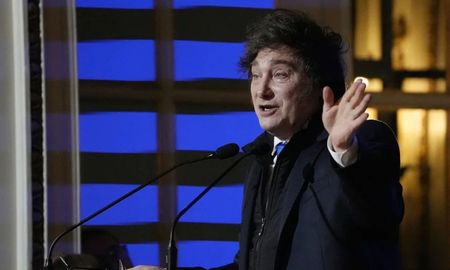 Tras su retorno, Javier Milei deberá retomar la agenda local en la que figura una visita a Mar del Plata prevista para el martes 27 de enero. Tras su retorno, Javier Milei deberá retomar la agenda local en la que figura una visita a Mar del Plata prevista para el martes 27 de enero.