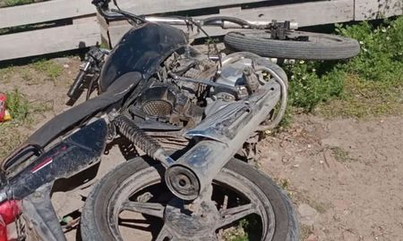 Un nene de tres años murió al caer de la moto y ser aplastado por un camión en La Plata. Un nene de tres años murió al caer de la moto y ser aplastado por un camión en La Plata.