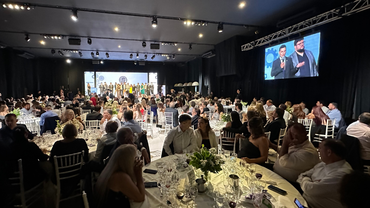 La Unión Industrial de Santa Fe renovó su apuesta por un futuro en el que la industria sea protagonista del crecimiento provincial y nacional.
