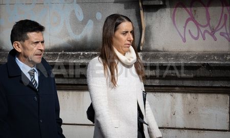 El desempeño de la fiscal del Ministerio Público de la Acusación (MPA), Cristina Ferraro, en la causa que investiga el asesinato del empresario Hugo Oldani, está en el foco de la justicia federal y, ahora, de la Legislatura de Santa Fe. El desempeño de la fiscal del Ministerio Público de la Acusación (MPA), Cristina Ferraro, en la causa que investiga el asesinato del empresario Hugo Oldani, está en el foco de la justicia federal y, ahora, de la Legislatura de Santa Fe.