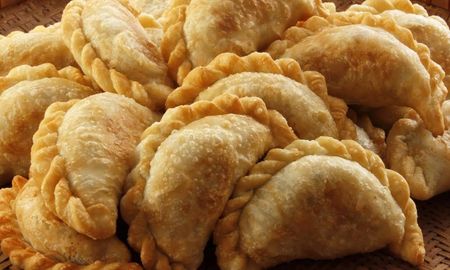 Deliciosas empanadas de carne para hacer en casa. Deliciosas empanadas de carne para hacer en casa.