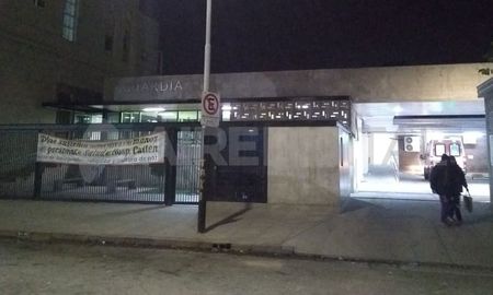 Hospital Cullen: dos jóvenes heridas de arma de fuego este sábado a la madrugada fueron trasladadas al nosocomio. Hospital Cullen: dos jóvenes heridas de arma de fuego este sábado a la madrugada fueron trasladadas al nosocomio.