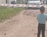 Encontraron una bolsa enterrada con un bebé muerto mientras realizaban un pozo en Mariano Acosta, Merlo. (Foto: CrónicaTV)
