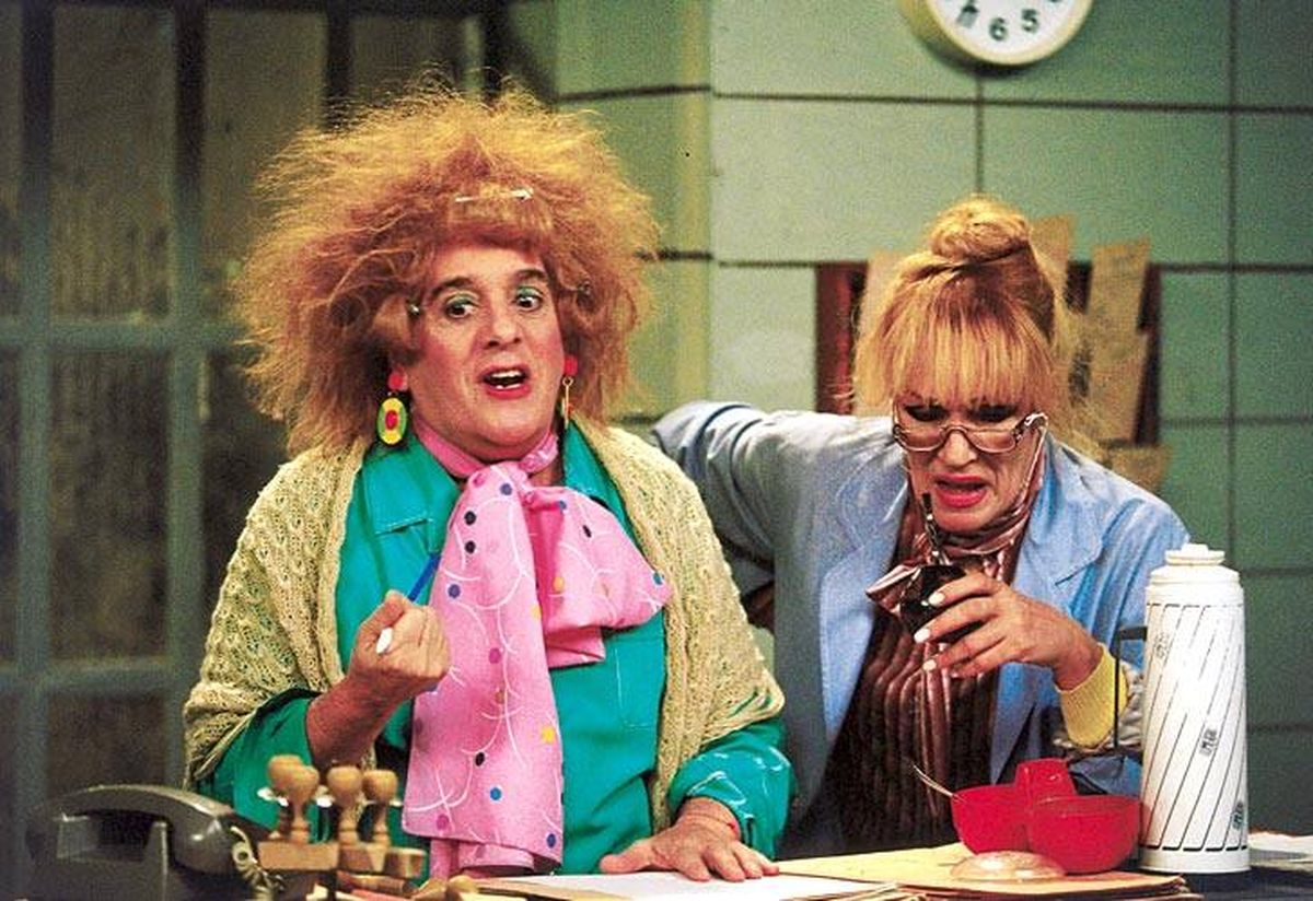 En los 90 Antonio Gasalla satirizó a los empleados públicos en plena etapa de privatizaciones y achique del Estado. En los 90 Antonio Gasalla satirizó a los empleados públicos en plena etapa de privatizaciones y achique del Estado.