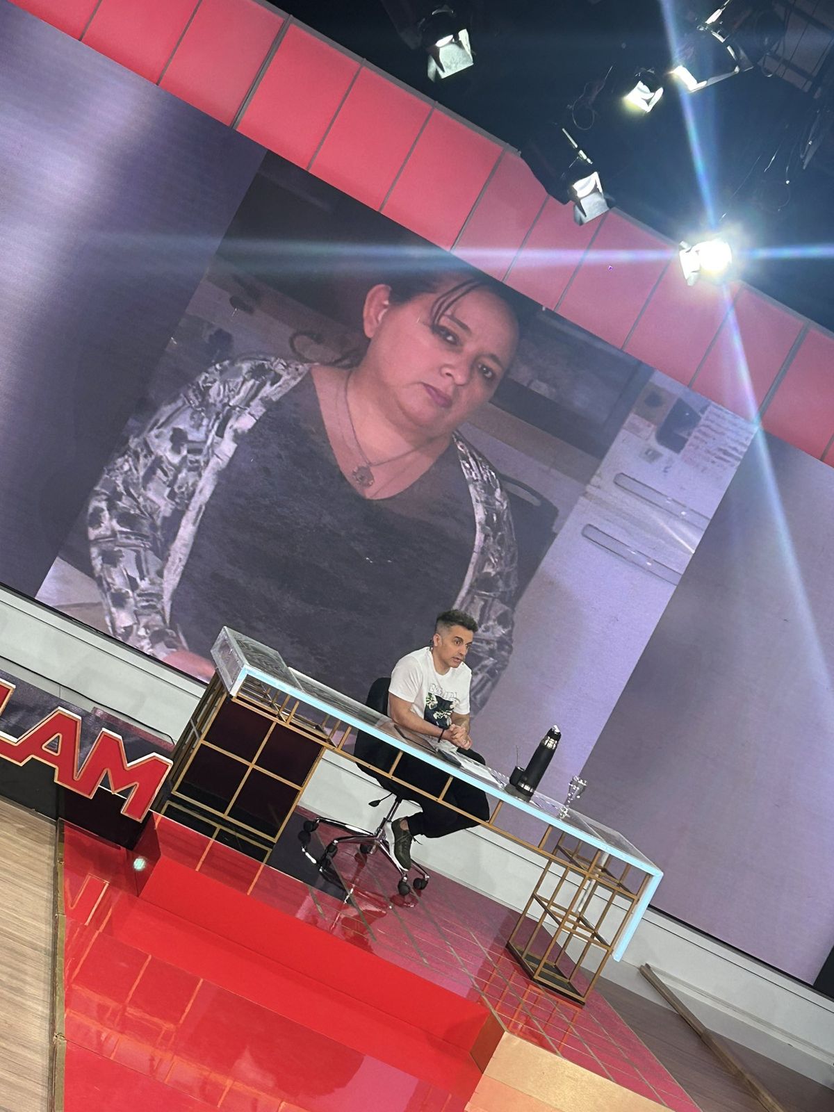 La primera foto de Azucena Luna, la verdadera madre de Morena Rial. La primera foto de Azucena Luna, la verdadera madre de Morena Rial.