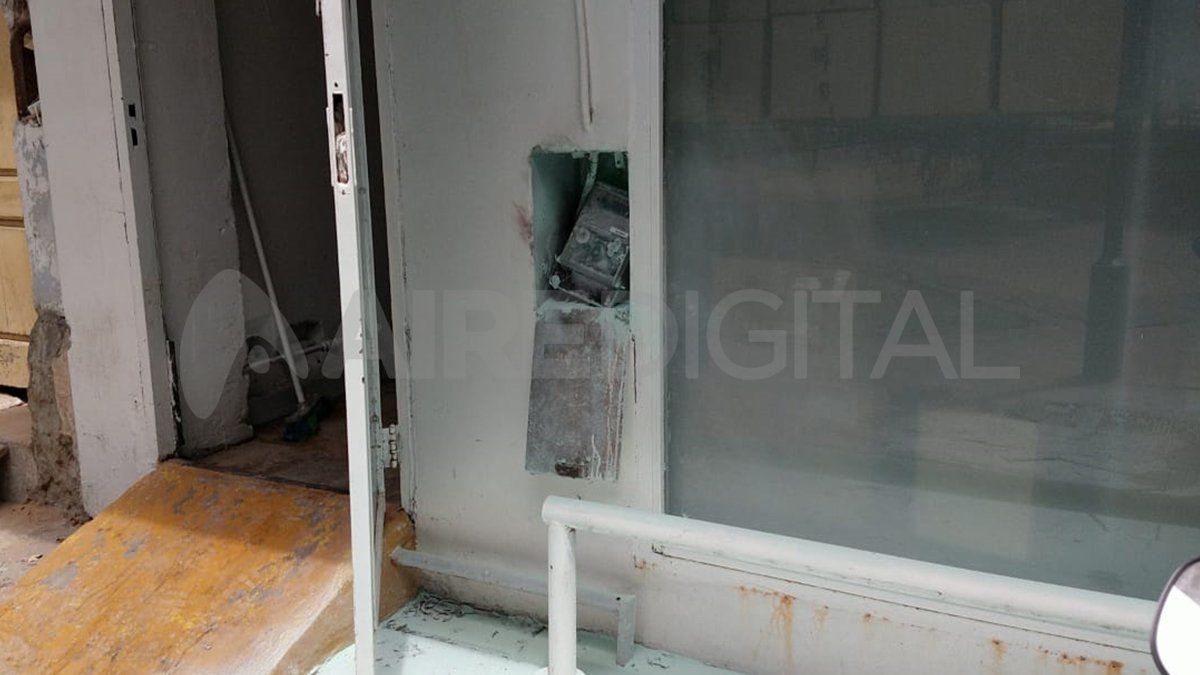 Aún se desconocen los motivos que generaron la explosión y el incendio en la instalación eléctrica del local