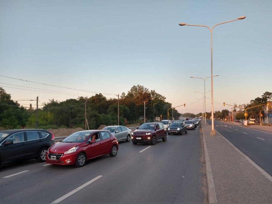 Las obras en las colectoras de la ruta 1 est&aacute;n paralizadas desde hace meses.