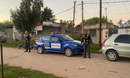 Los allanamientos se realizan en distintos puntos de la ciudad de Santa Fe. Los allanamientos se realizan en distintos puntos de la ciudad de Santa Fe.