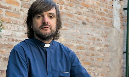 Para el Padre “Pepe”, el país “está viviendo el impacto de la crisis en la pobreza”