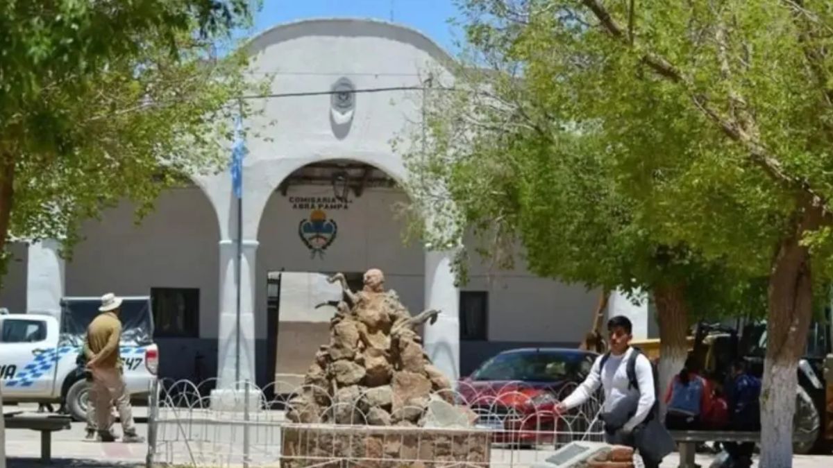 Una vez repuesto, el joven hizo una denuncia policial exponiendo lo que había sucedido y nombrando a varios de los que participaron de la fiesta.