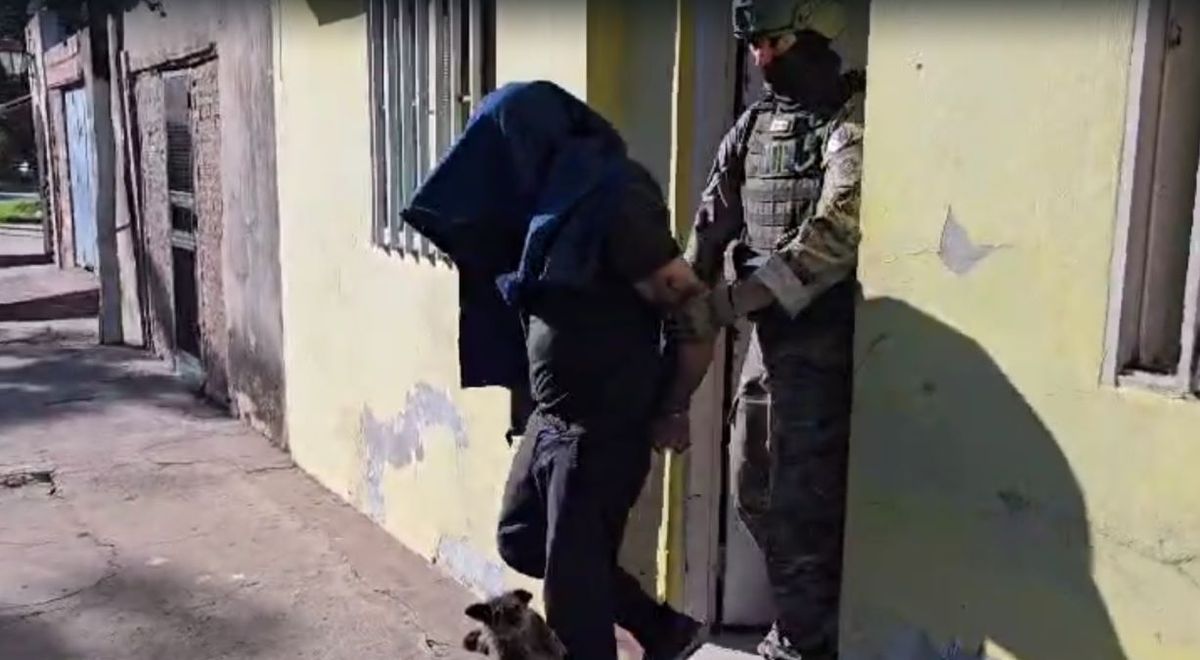 Martínez al momento de la detención reaizada por la TOE. Martínez al momento de la detención reaizada por la TOE.