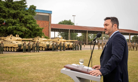 El ministro Luis Petri quedó en el medio de otra polémica. El ministro Luis Petri quedó en el medio de otra polémica.