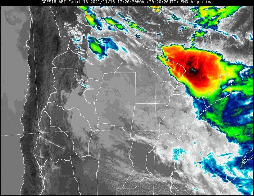 En la imagen satelital se observa el cielo con la nubosidad desplazándose hacia el noreste.