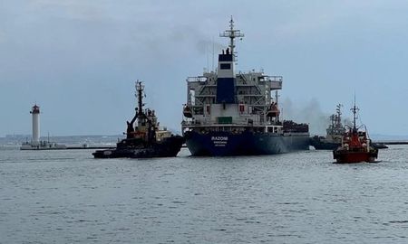 El buque Razoni deja el puerto de Odesa, con 26 mil toneladas de maíz ucraniano a bordo. Foto Ukrainian Naval Forces Command/Reuters1 de 4 El buque Razoni deja el puerto de Odesa, con 26 mil toneladas de maíz ucraniano a bordo. Foto Ukrainian Naval Forces Command/Reuters1 de 4