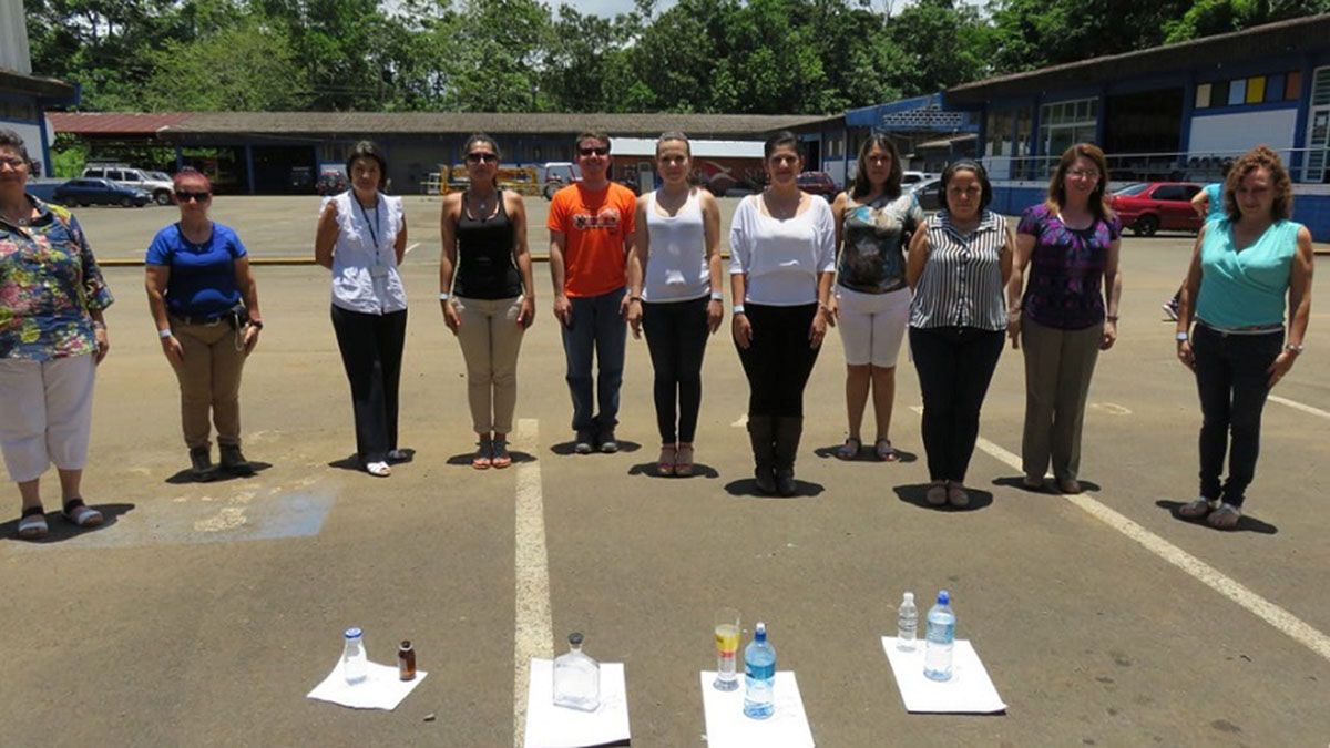 Foto: experimento del día sin sombra en Barranquillas, Colombia, que ocurre en fechas diferentes en el mundo según las latitudes en las que uno está ubicado. La imagen pertenece a un artículo de Jorge Senior Martínez, fundador del Planetario de Barranquilla.