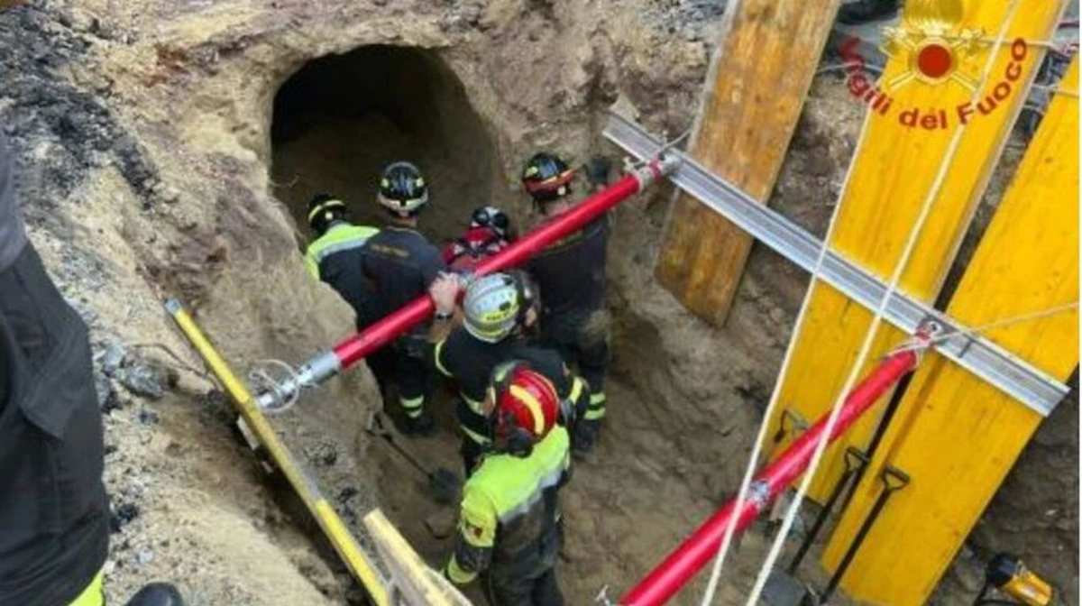 Roma: un hombre quedó atrapado mientras intentaba hacer un túnel ilegal para robar un banco