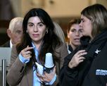 Gianinna Maradona abandonó la sala luego de que reprodujeran una parte del procedimiento sin previo aviso. La audiencia seguirá el próximo martes. Gianinna Maradona abandonó la sala luego de que reprodujeran una parte del procedimiento sin previo aviso. La audiencia seguirá el próximo martes.