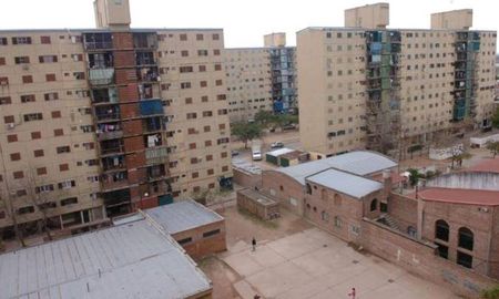 El robo ocurrió en la garita de colectivos de barrio El Pozo. El robo ocurrió en la garita de colectivos de barrio El Pozo.