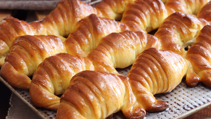 Cómo hacer medialunas fáciles con tapa de tarta: una receta listas en minutos y sin amasar