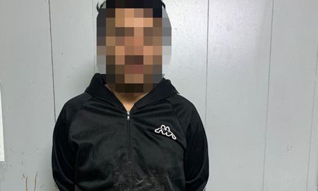 Facundo Alejandro Ortiz, el joven de 23 años que estaba prófugo y hace un mes con pedido de captura acusado de ser uno de los asesinos de Morena Domínguez, fue detenido este viernes. Facundo Alejandro Ortiz, el joven de 23 años que estaba prófugo y hace un mes con pedido de captura acusado de ser uno de los asesinos de Morena Domínguez, fue detenido este viernes.