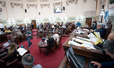 No se descarta que la reunión entre la ministra de Gobierno, Celia Anera, y el secretario de Justicia, Gabriel Somaglia, junto a diputados provinciales, se realice en el recinto de la Cámara baja. No se descarta que la reunión entre la ministra de Gobierno, Celia Anera, y el secretario de Justicia, Gabriel Somaglia, junto a diputados provinciales, se realice en el recinto de la Cámara baja.