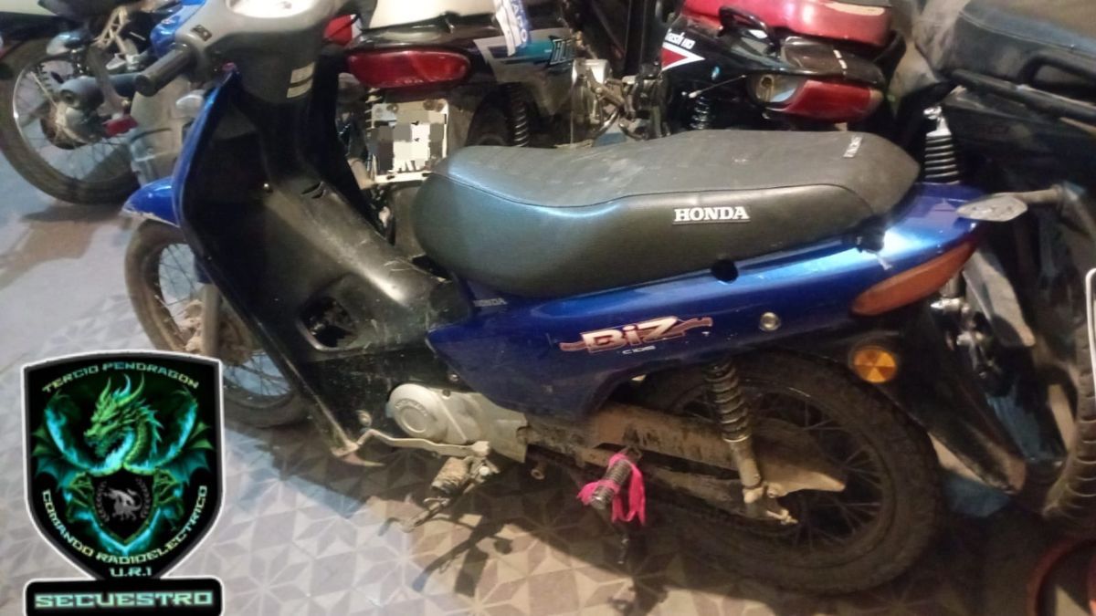 La moto que se le secuestró a la pareja de delincuentes. La moto que se le secuestró a la pareja de delincuentes.