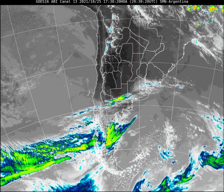 Imagen satelital del tiempo a las 17.30 horas del lunes.