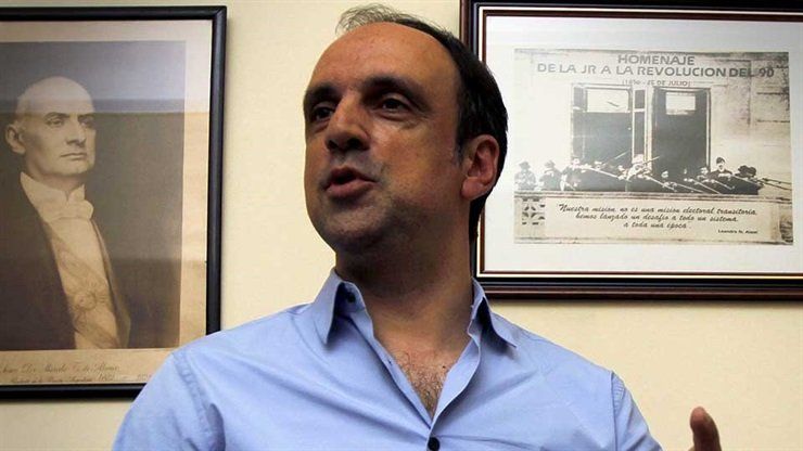 “El gobernador tiene que respetar la Constitución por la que juró”