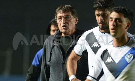 velez cerro una floja temporada con un triunfo sobre colon en santa fe velez cerro una floja temporada con un triunfo sobre colon en santa fe