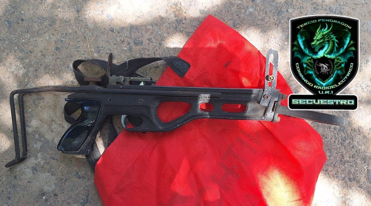 Entre otros elementos, la Policía secuestró una ballesta. Entre otros elementos, la Policía secuestró una ballesta.