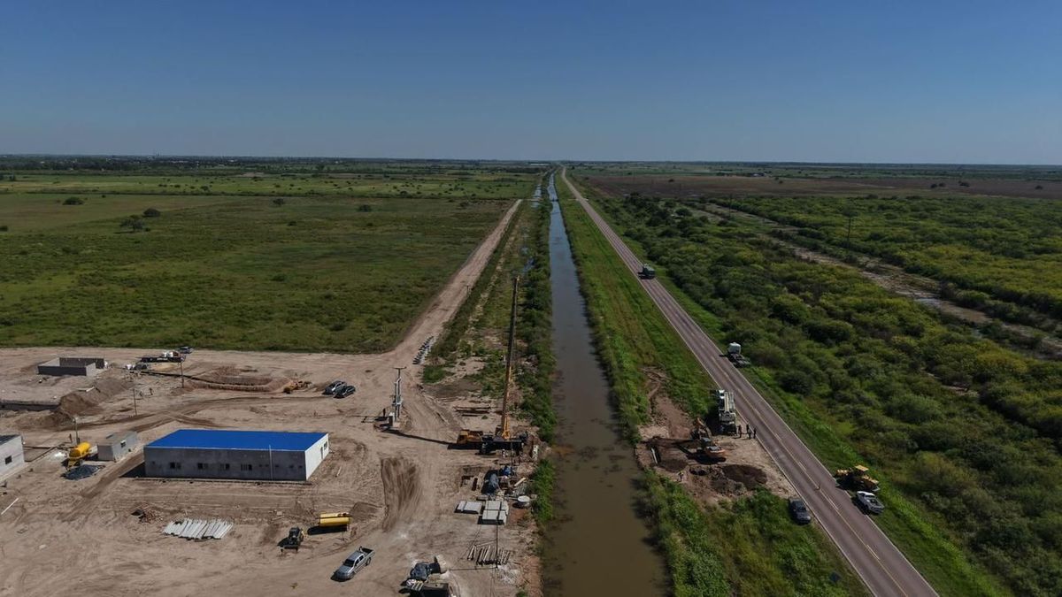 Con recursos propios y planificación estratégica, el Gobierno de Santa Fe ejecuta una obra hídrica clave para el departamento 9 de Julio. Con recursos propios y planificación estratégica, el Gobierno de Santa Fe ejecuta una obra hídrica clave para el departamento 9 de Julio.