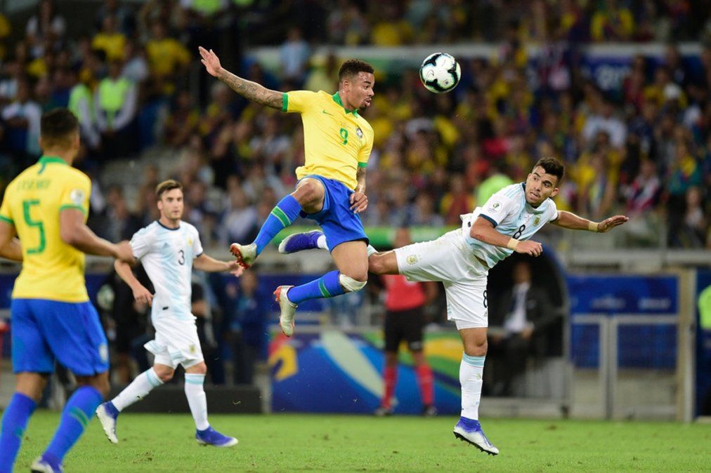El vicepresidente de Brasil aseguró que hacer la Copa América en su país en menos riesgoso que en Argentina.