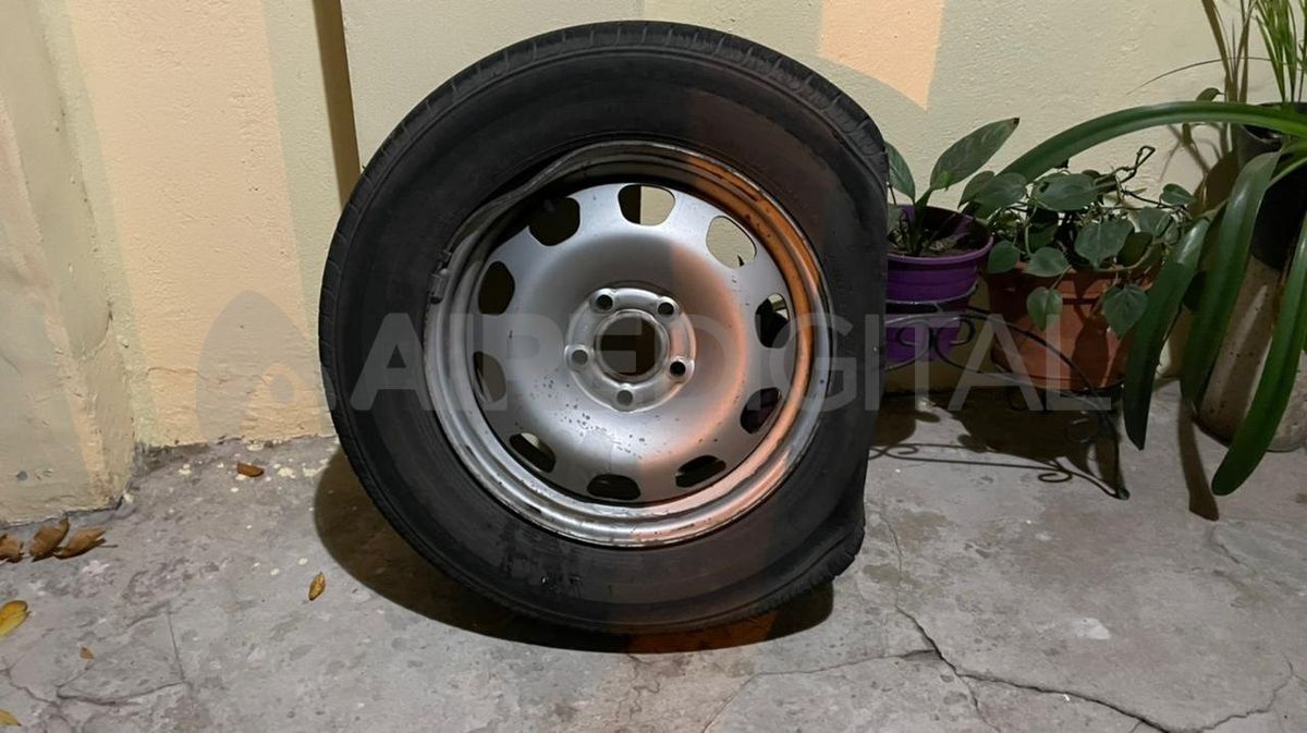 El mal momento que vivió un conductor en la Autopista Rosario - Santa Fe.