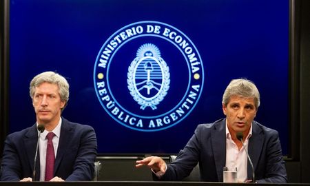 Aire de Santa Fe | Luis Caputo y Santiago Bausili 2.jpg