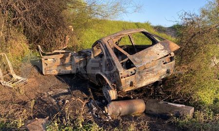 Hallaron un cuerpo calcinado dentro de un auto incendiado en la Circunvalación oeste. Hallaron un cuerpo calcinado dentro de un auto incendiado en la Circunvalación oeste.