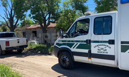Gendarmes llegaron e irrumpieron en la vivienda. Gendarmes llegaron e irrumpieron en la vivienda.