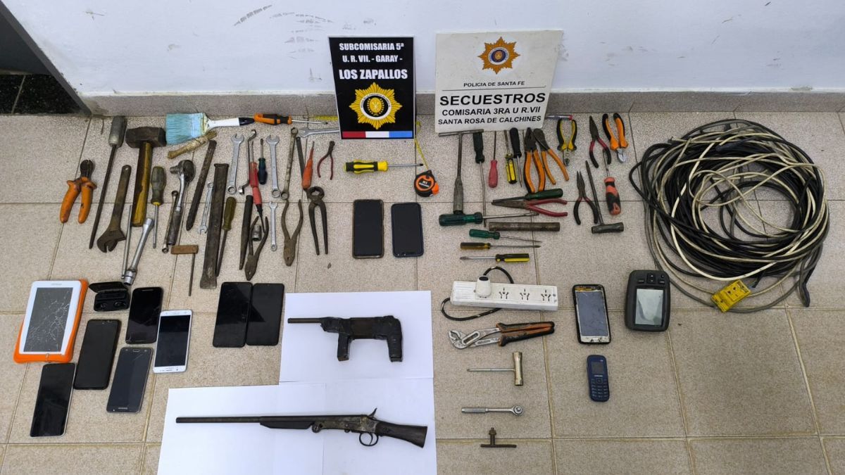 Allanamientos múltiples en Arroyo Leyes y Los Zapallos arrojaron como resultados: cinco personas detenidas y una gran cantidad de elementos secuestrados.