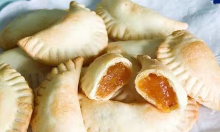 Todos los detalles para hacer empanadas dulces de la mano de Maru Botana. Todos los detalles para hacer empanadas dulces de la mano de Maru Botana.