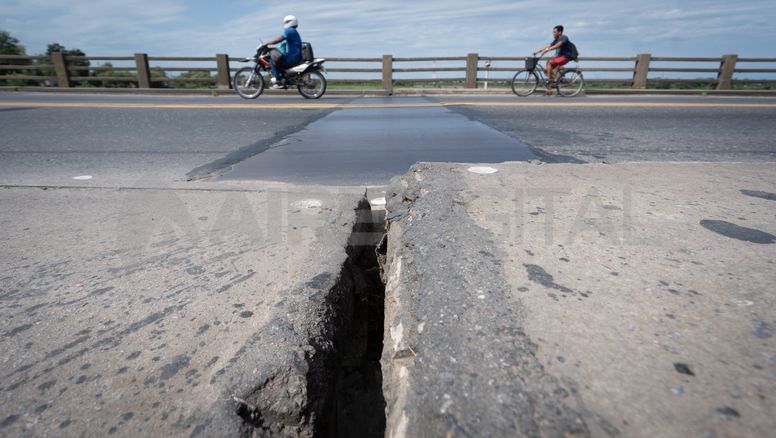 Puente Carretero: exigen su reparación y el levantamiento de las barreras de peaje